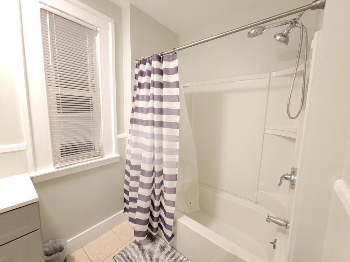 Room For Rent In Apartment Hartford Exterior foto